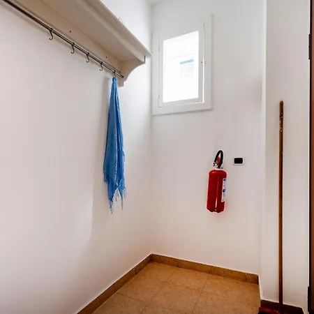 Guesthost - Nicola's Nest * 巴里