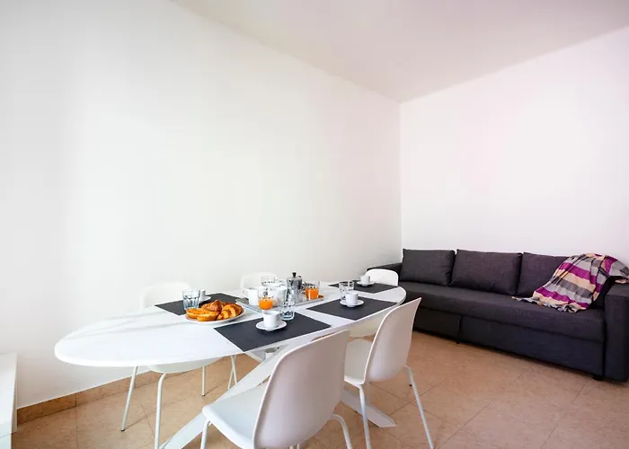 Guesthost - Nicola's Nest Bari