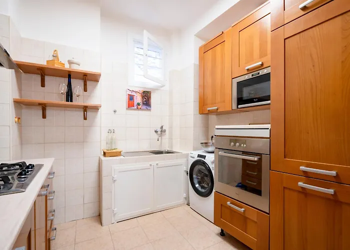 Guesthost - Nicola's Nest *