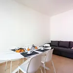 Guesthost - Nicola's Nest Bari