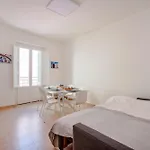 Guesthost - Nicola's Nest Appartamento Bari