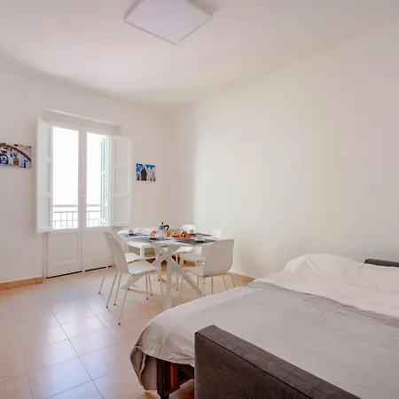 Guesthost - Nicola's Nest Apartamento Bari