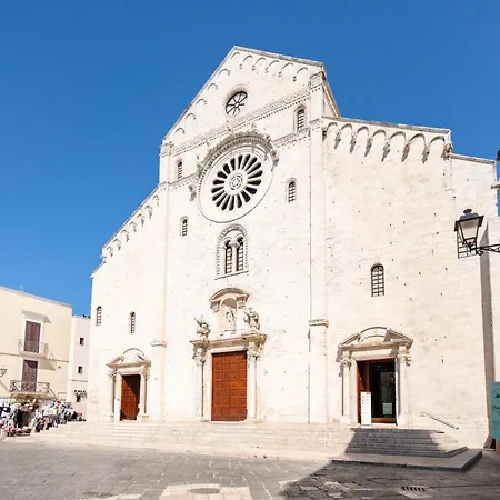 Guesthost - Nicola's Nest * Bari