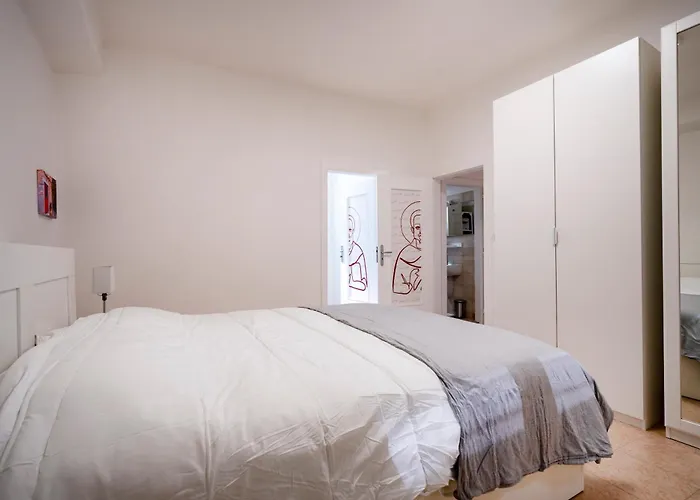 Guesthost - Nicola's Nest * Bari