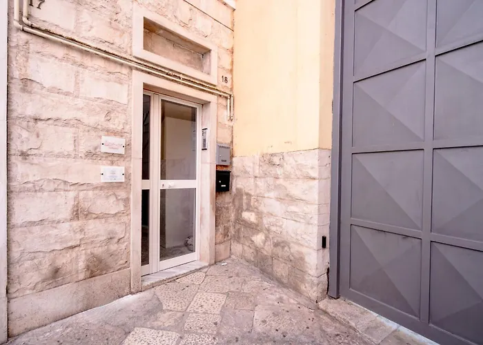 Guesthost - Nicola's Nest *